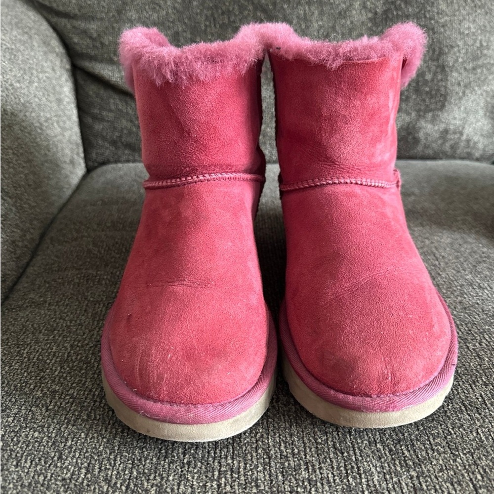 COPY - Pink short Ugg boots with bow
